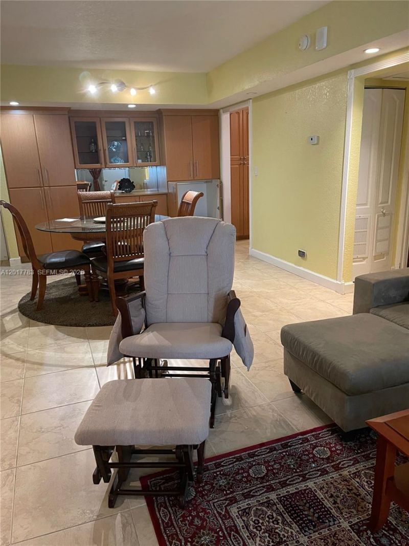 5005 Collins Ave , Unit 1422, Miami Beach, FL 33140 Photo