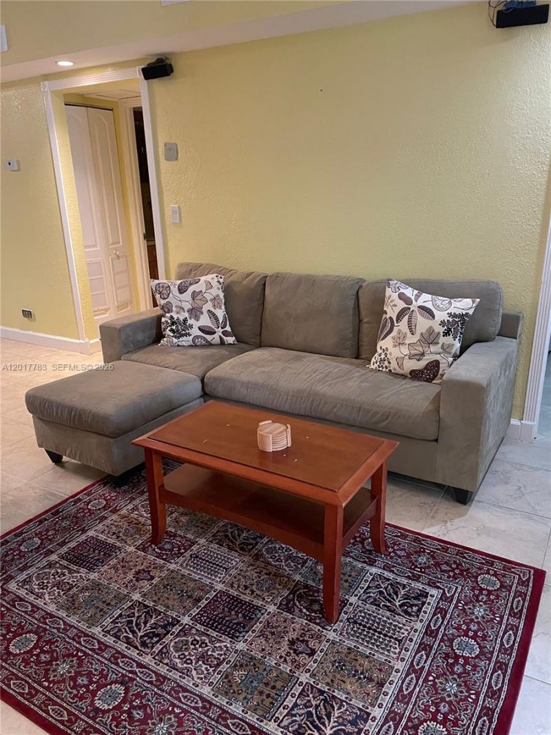 5005 Collins Ave , Unit 1422, Miami Beach, FL 33140 Photo