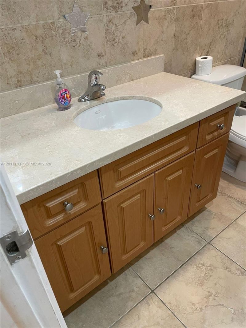 5005 Collins Ave , Unit 1422, Miami Beach, FL 33140 Photo