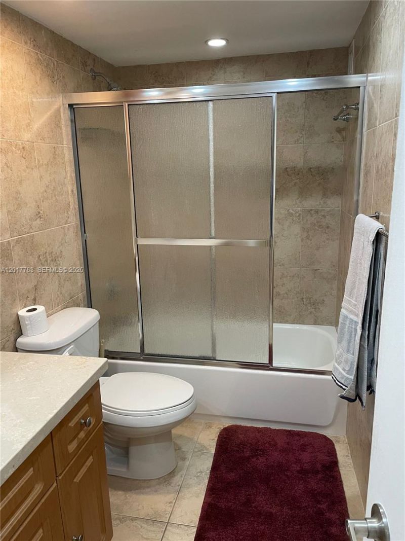 5005 Collins Ave , Unit 1422, Miami Beach, FL 33140 Photo