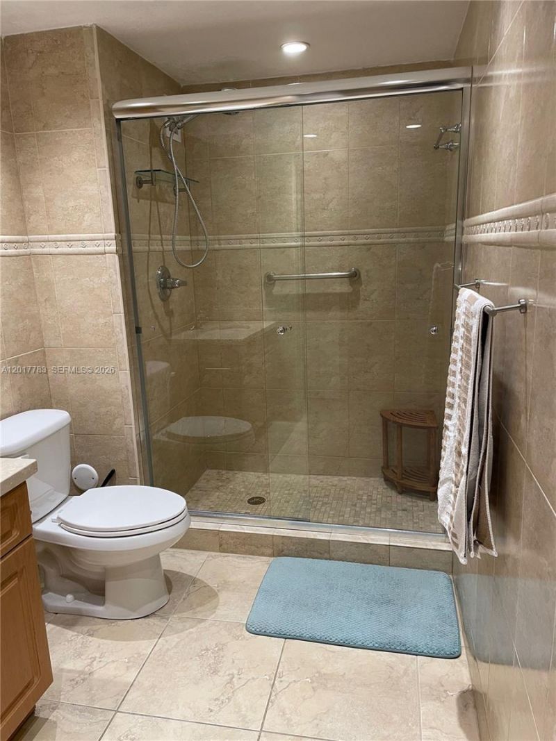 5005 Collins Ave , Unit 1422, Miami Beach, FL 33140 Photo