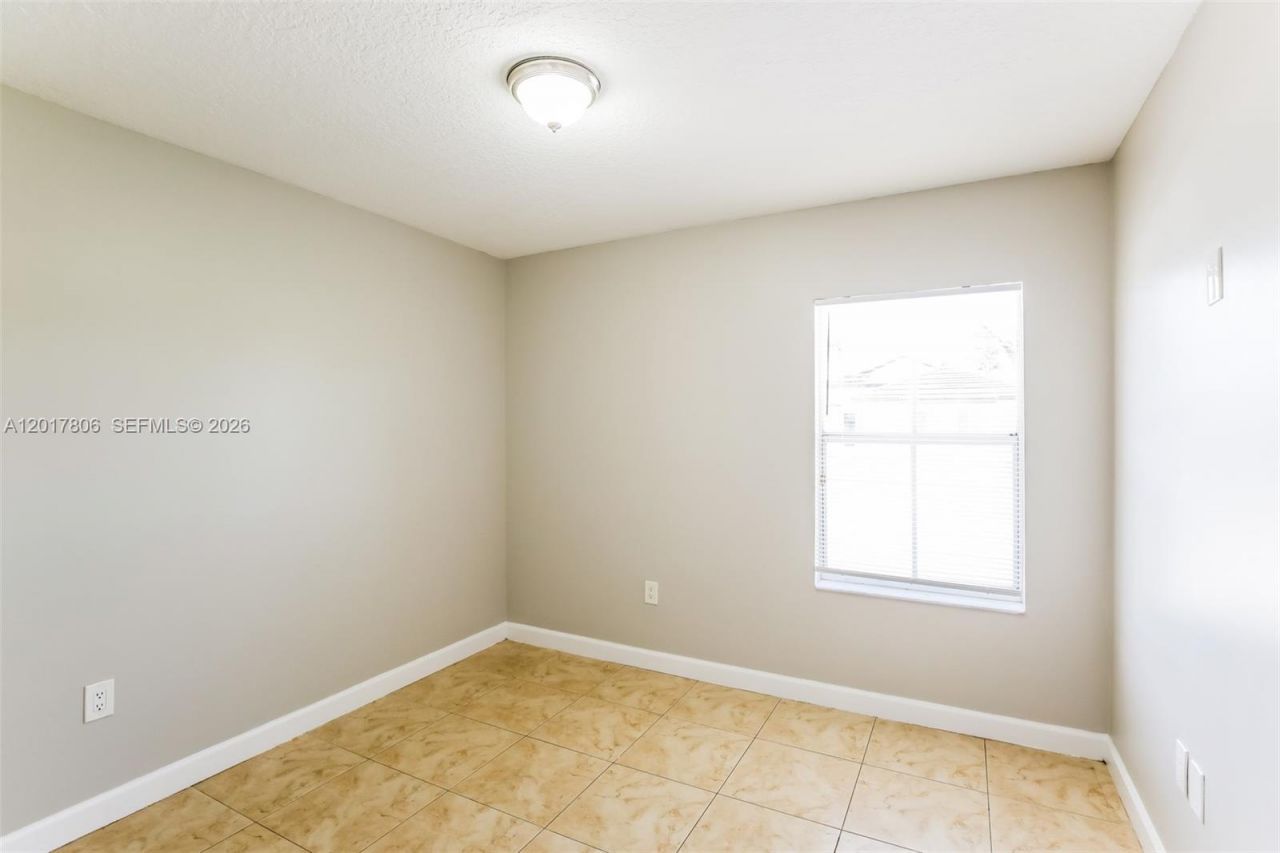 12964 NW 8th Ln, Miami, FL 33182 Photo