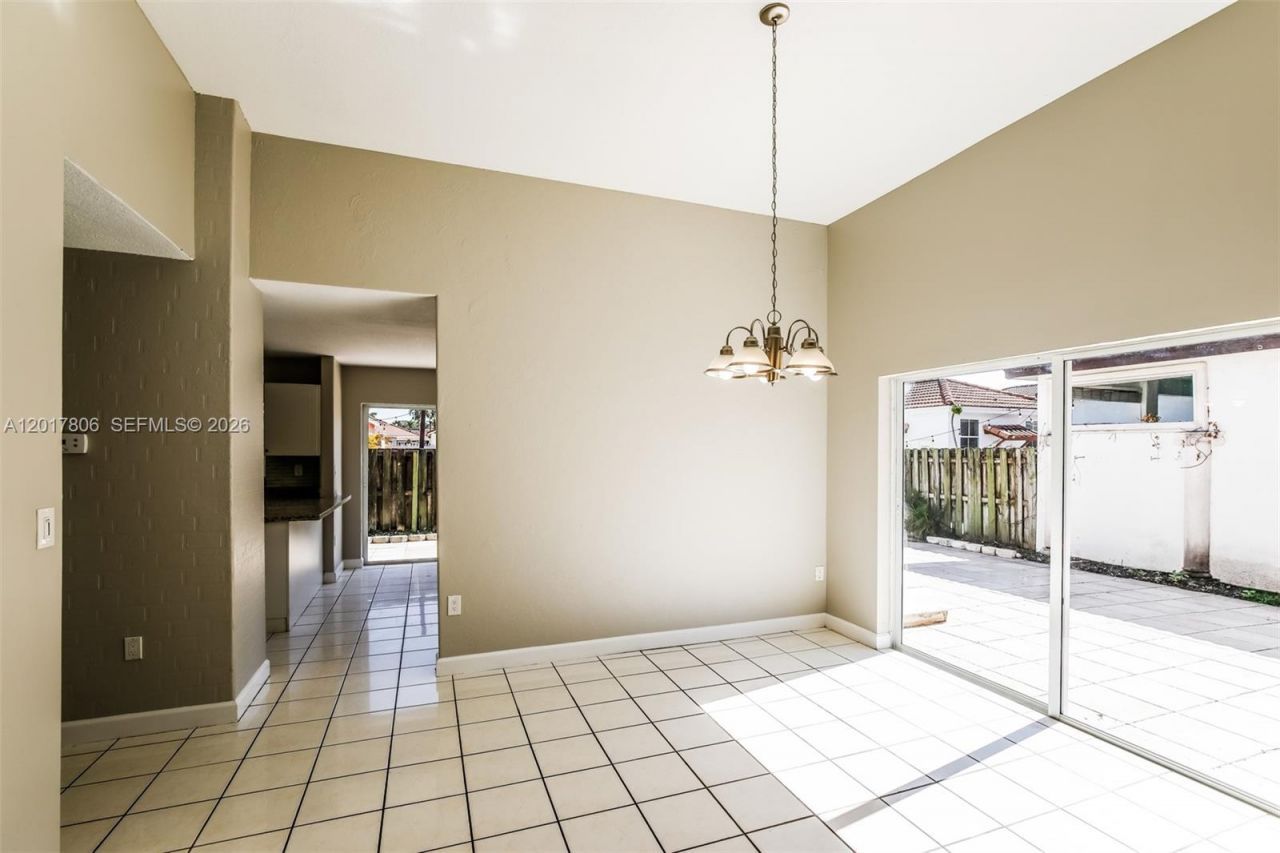 12964 NW 8th Ln, Miami, FL 33182 Photo