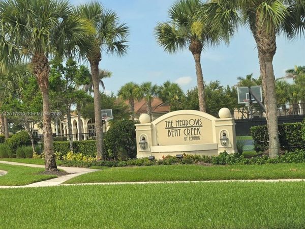 831 Bent Creek Dr, Fort Pierce, FL 34947