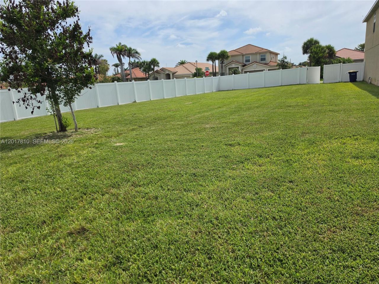 831 Bent Creek Dr, Fort Pierce, FL 34947 Photo