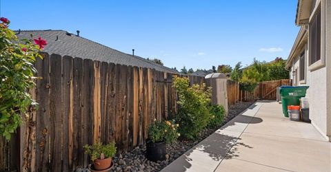 1056 Sticklebract Drive, Sparks, NV 89441 Photo