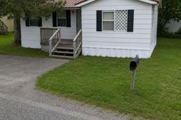 214 Peterson Lane photo 4