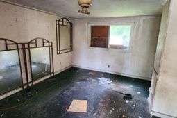 214 Peterson Lane photo 4