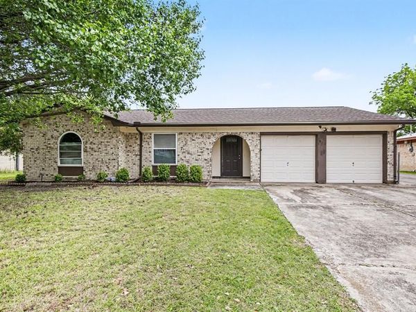 902 Kerry Street, Benbrook, TX 76126