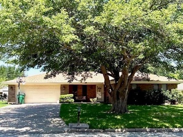 301 Bluebonnet Street , Stephenville, TX 76401