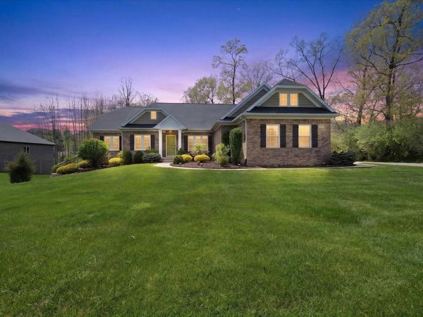 9126 Preserve Drive, Fenton, MI 48430