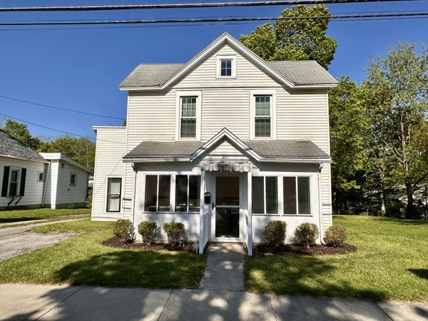 221 N Hayes Street, Bellefontaine, OH 43311