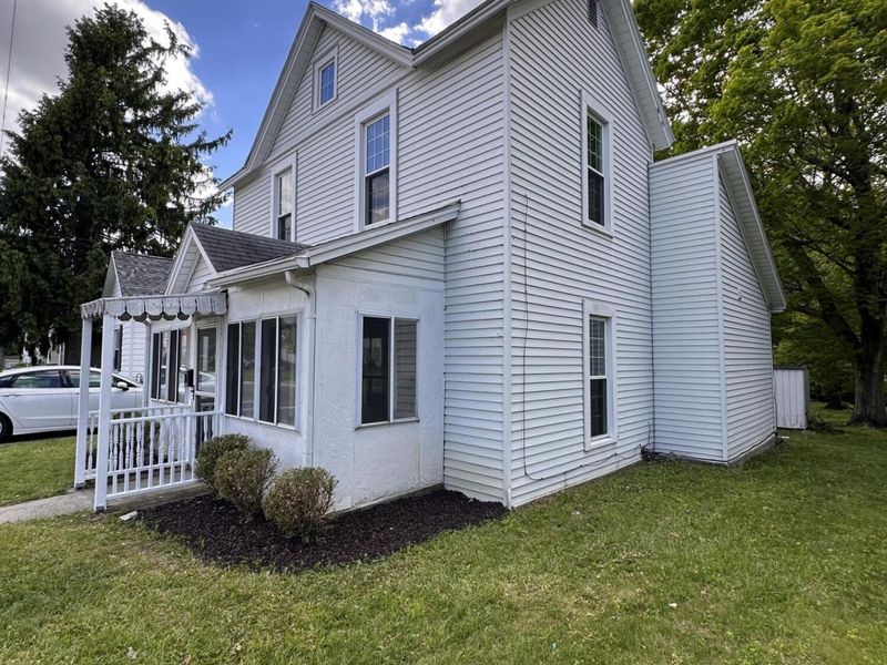 221 N Hayes Street, Bellefontaine, OH 43311 Photo 2