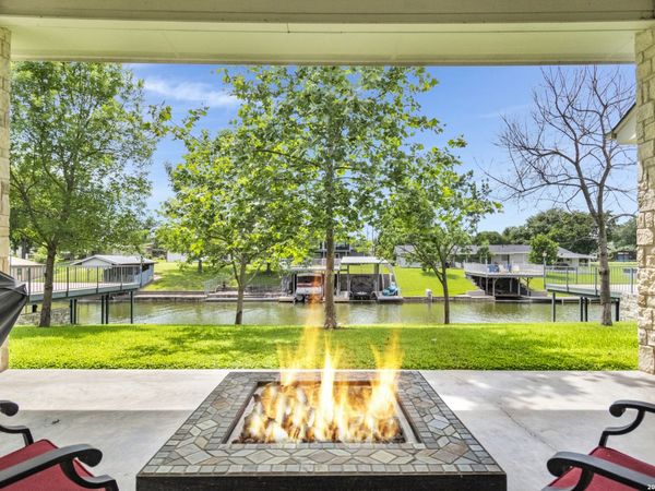 307 E Pheasant, Highland Haven, TX 78654