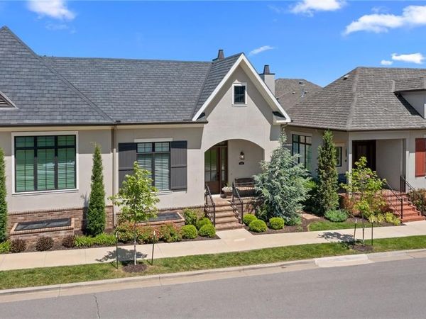 9257 Parkside Drive, Prairie Village, KS 66207