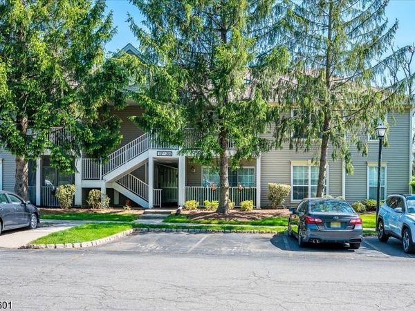 31 Rachel Ct, Franklin, NJ 08823