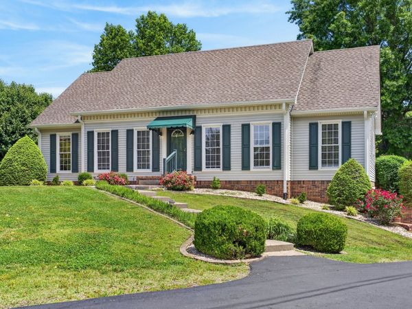 867 Countrywood Dr, Adams, TN 37010