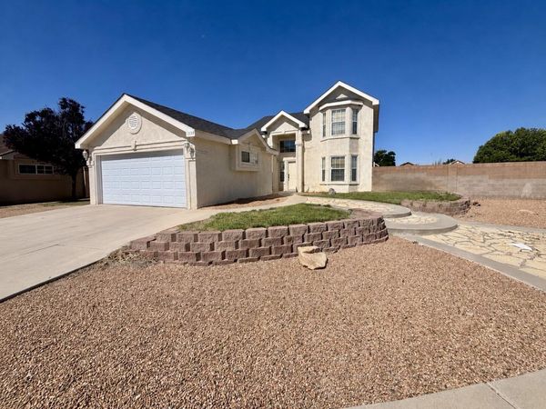 1139 Avenida Las Vistas NW, Los Lunas, NM 87031
