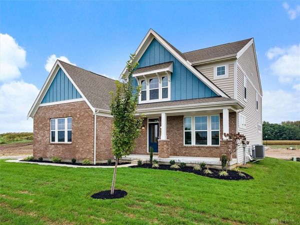 402 W Spielberg Circle, Springfield, OH 45505