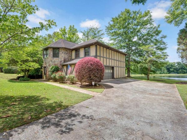 2145 Hampton Trail SE, Conyers, GA 30013