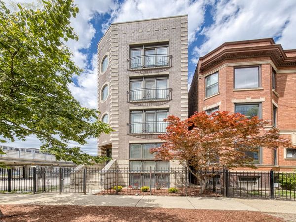 932 W BARRY Avenue , Unit 1, Chicago, IL 60657