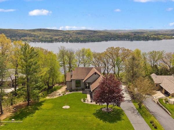 W10725 Wildwood Way, Poynette, WI 53955