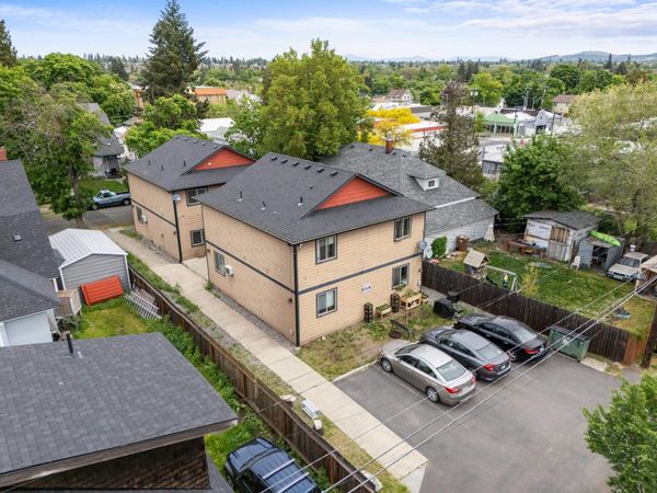 1023-1025 W Knox Ave, Spokane, WA 99205