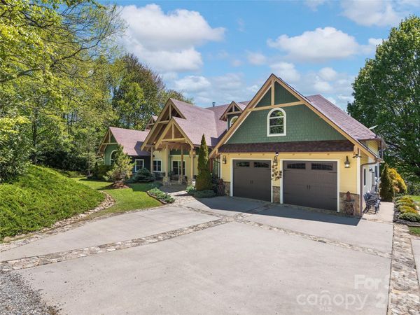 350 Snow Flake Lane, Maggie Valley, NC 28751