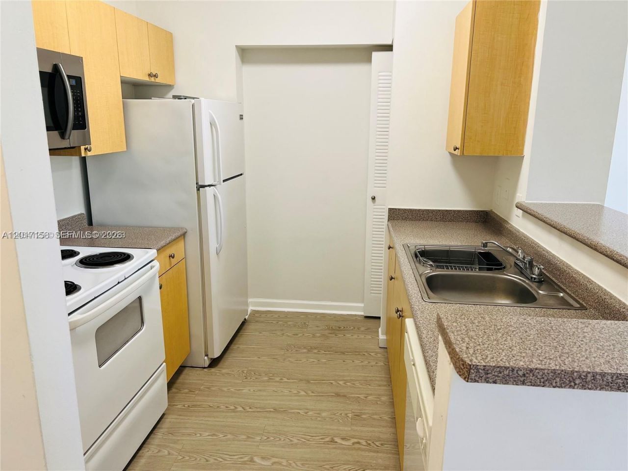 1900 Van Buren St , Unit 111B, Hollywood, FL 33020 Photo