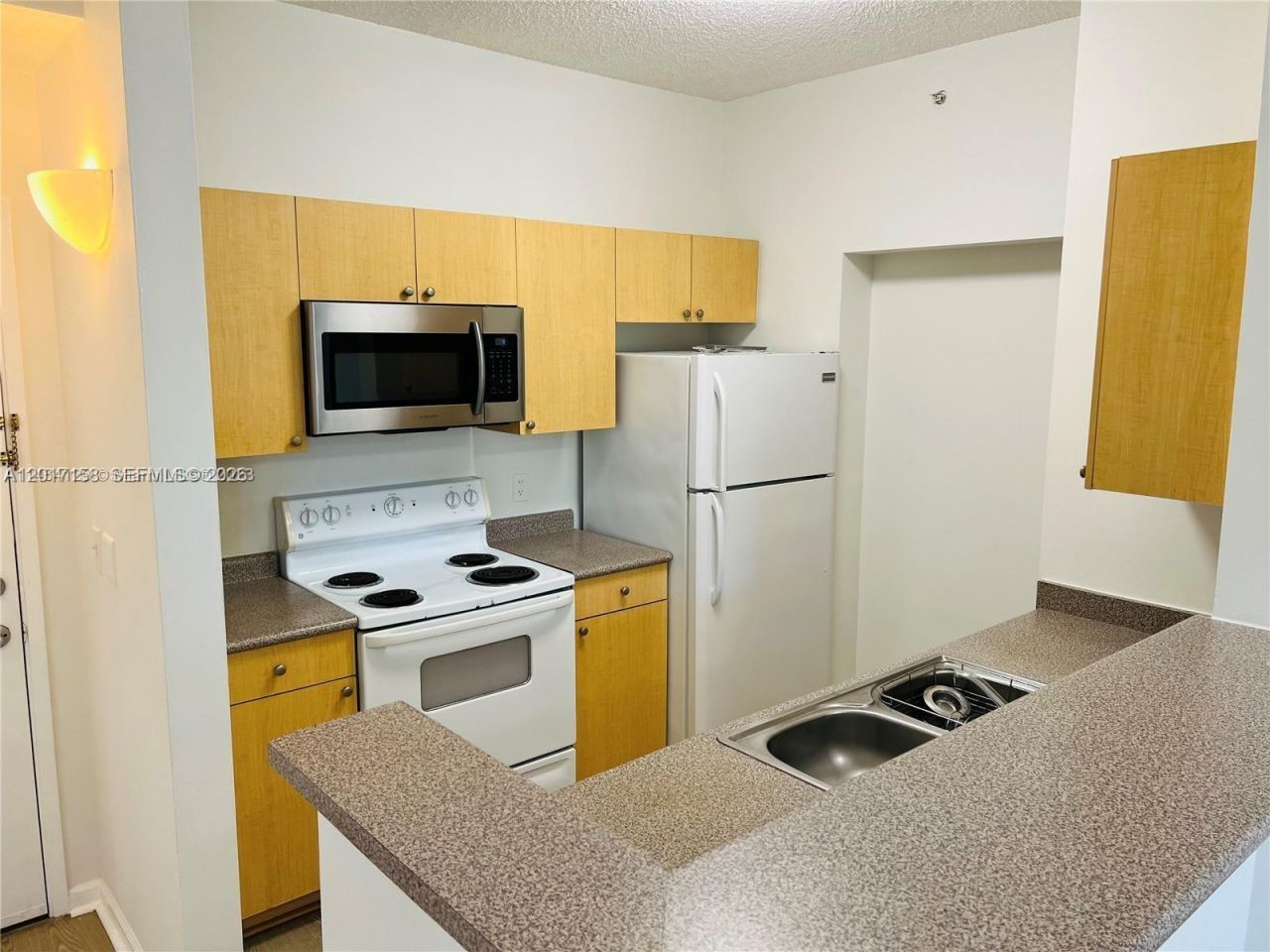 1900 Van Buren St , Unit 111B, Hollywood, FL 33020 Photo