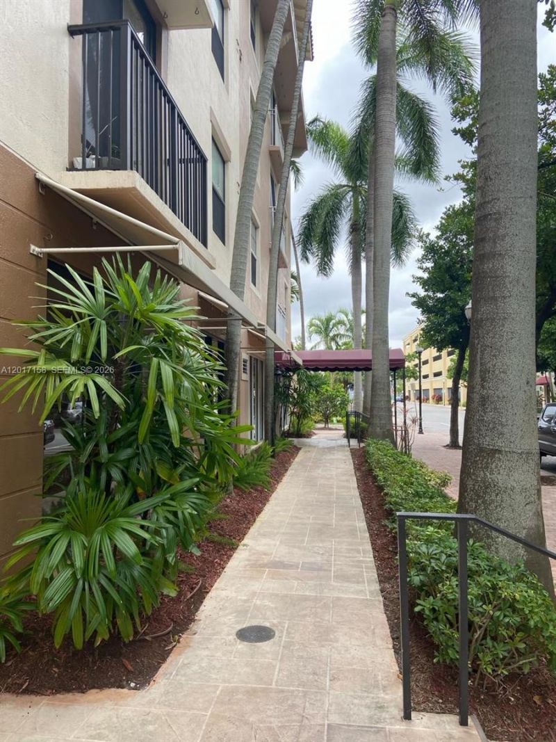 1900 Van Buren St , Unit 111B, Hollywood, FL 33020 Photo