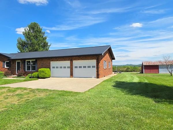 2446 Sulphur Spring Road, Chillicothe, OH 45601