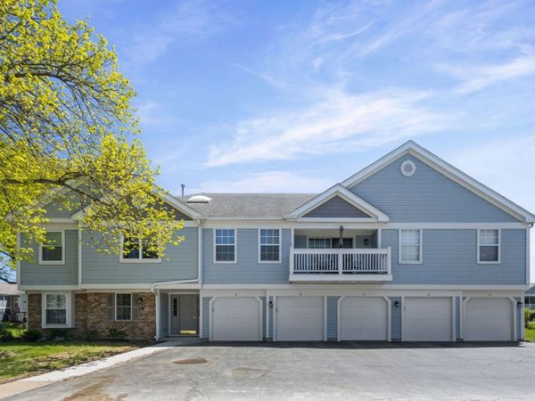 1194 Ballantrae Place , Mundelein, IL 60060