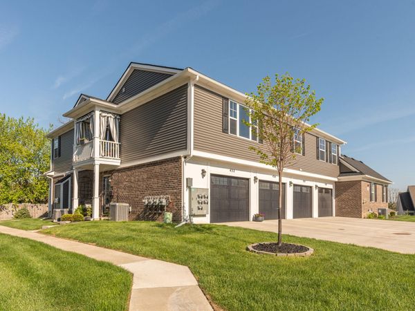 432 Maple Cove Circle, Saline, MI 48176