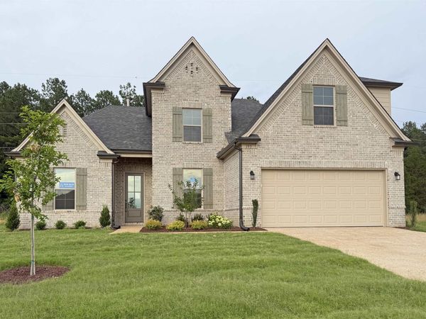 195 RIDGEFIELD DR, Oakland, TN 38060
