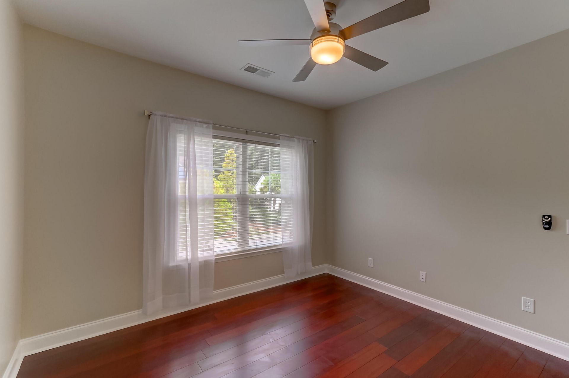 2069 Kings Gate Photo 16