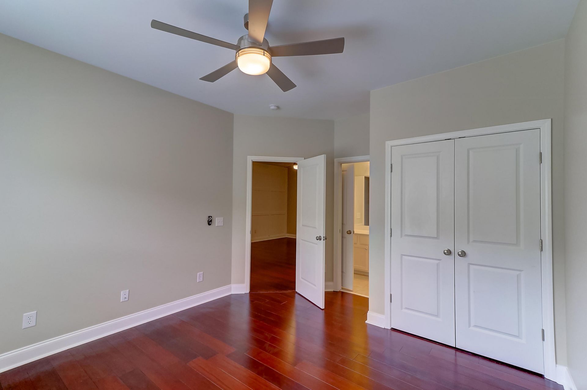2069 Kings Gate Photo 17