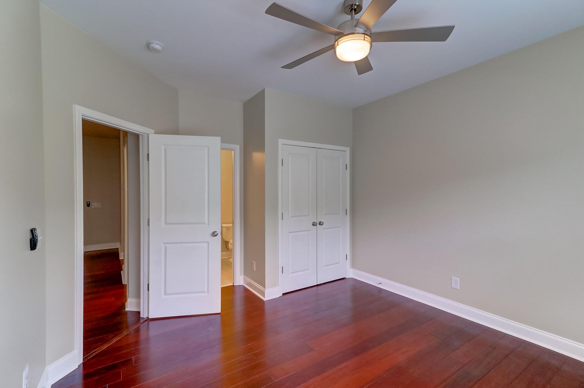 2069 Kings Gate Photo 18