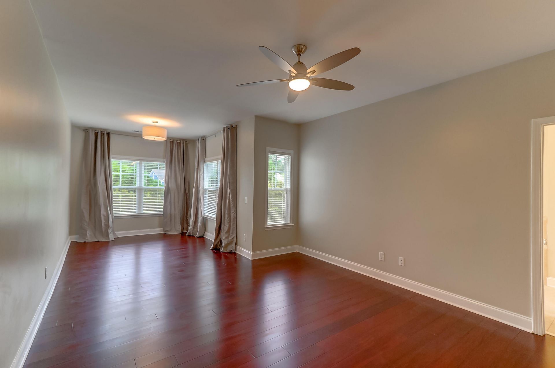 2069 Kings Gate Photo 28