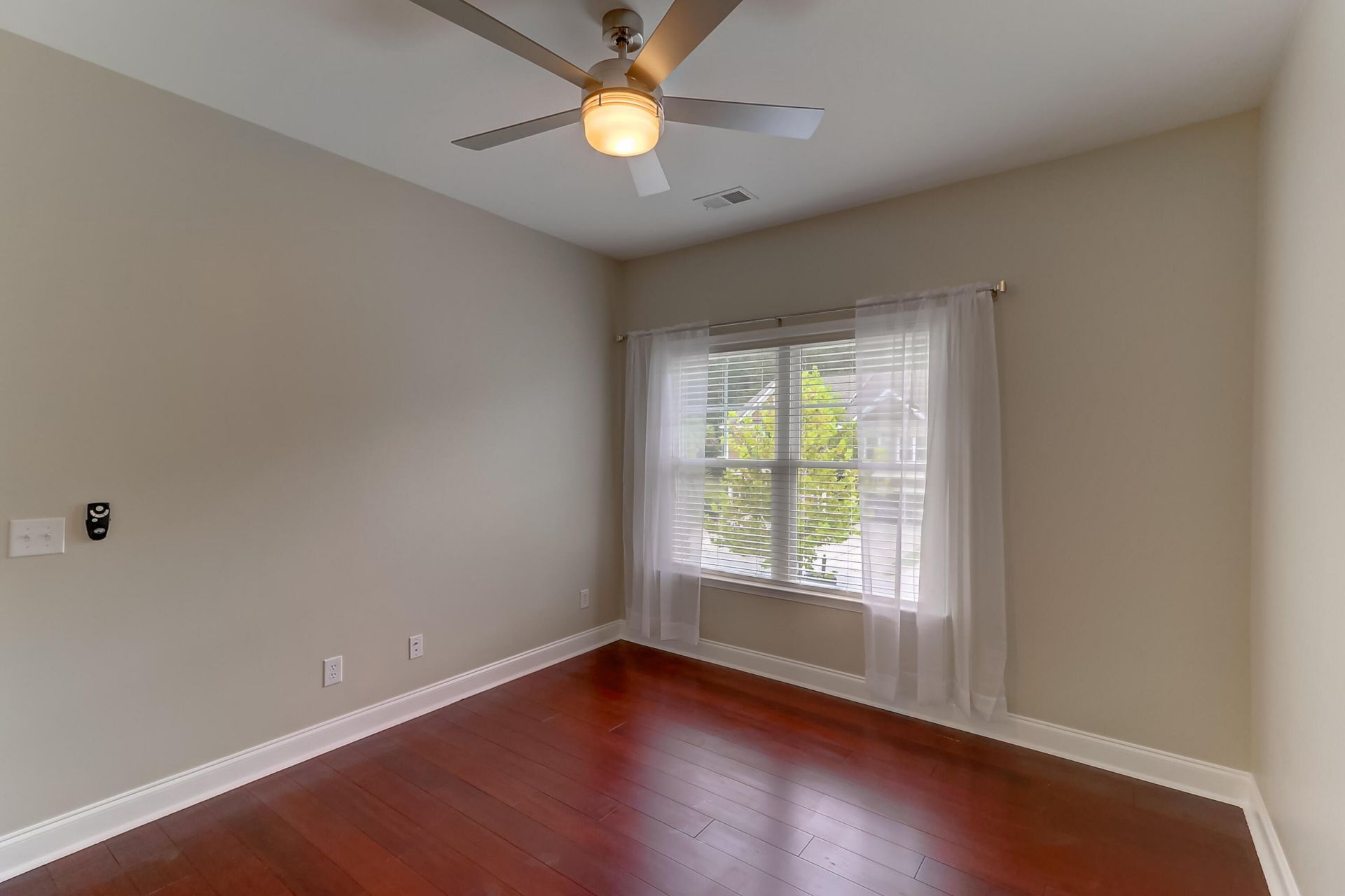 2069 Kings Gate Photo 31