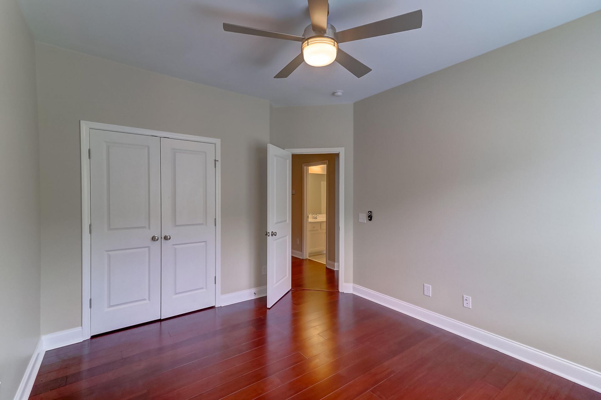 2069 Kings Gate Photo 32