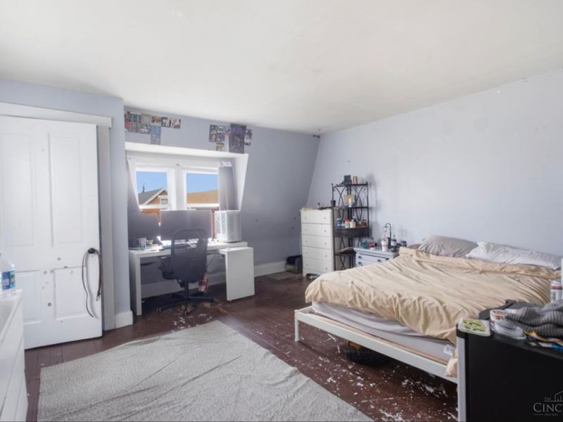 2342 Stratford Avenue, Cincinnati, OH 45219 Photo 4