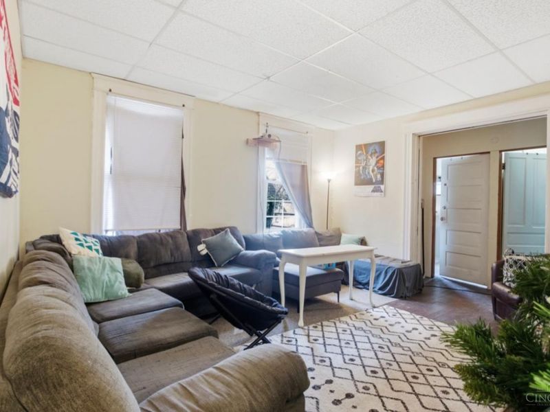 2342 Stratford Avenue, Cincinnati, OH 45219 Photo 8