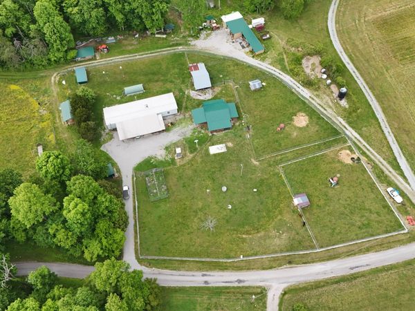 204 Honey Creek Loop Rd, Allardt, TN 38504