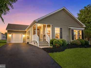 423 DELPHINIUM WAY, BLUE BELL, PA 19422