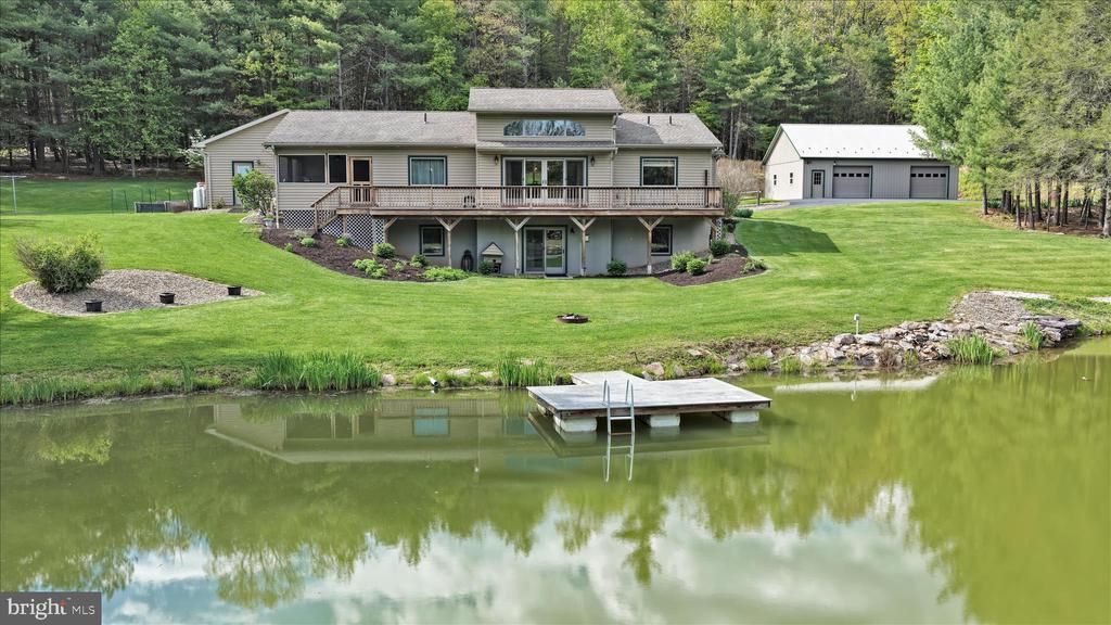 81 STUMP LANE, PINE GROVE, PA 17963