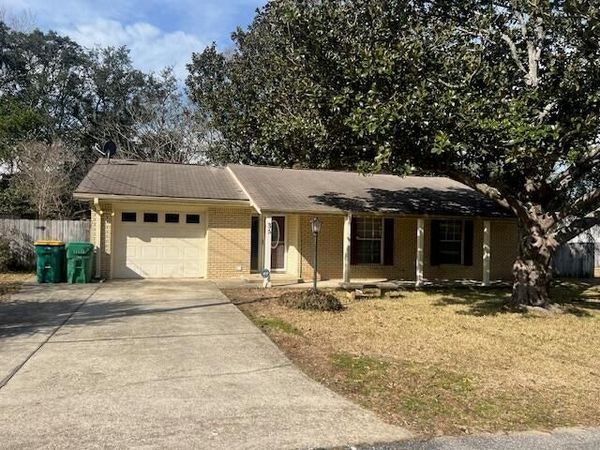 35 Berwick Circle, Shalimar, FL 32579