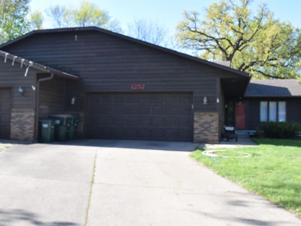 1252 Rolling Oaks Lane NW, Hutchinson, MN 55350