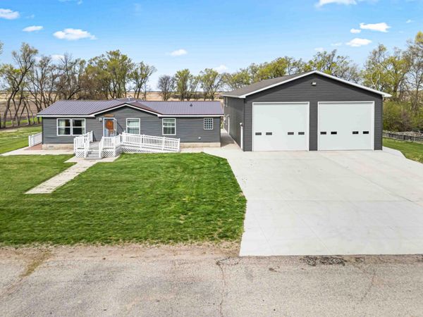 137 Roosevelt Street, Cayuga, ND 58013