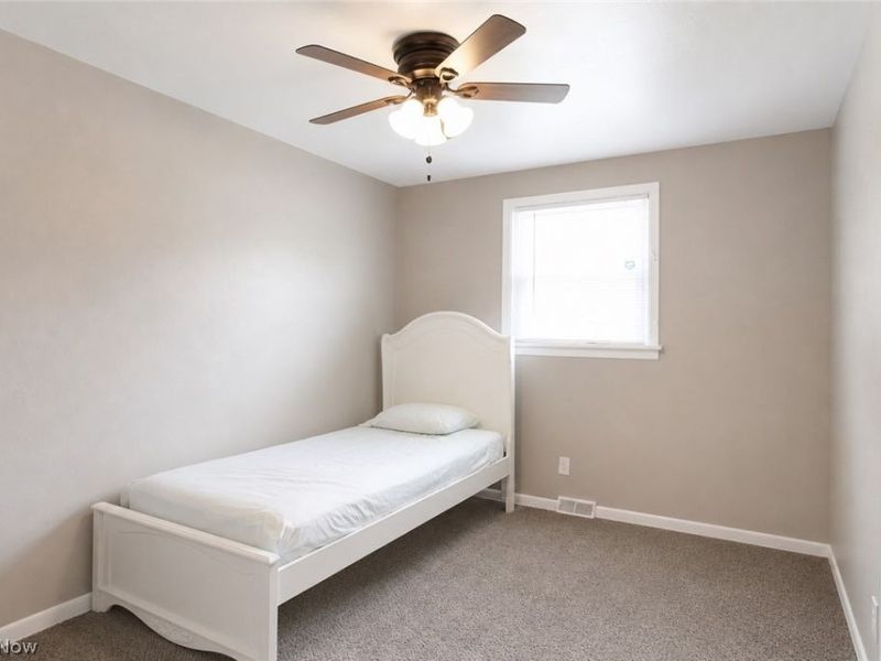 1046 Wilshire Drive, Youngstown, OH 44511 Photo 11